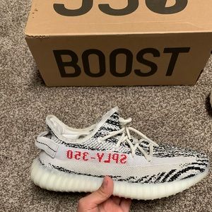 Yeezy 350 zebra size 10